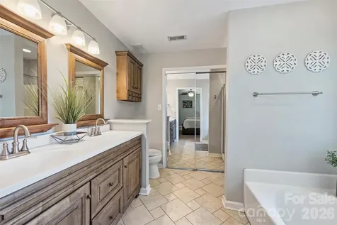 6000 Burnt Mill Run Matthews NC 28104