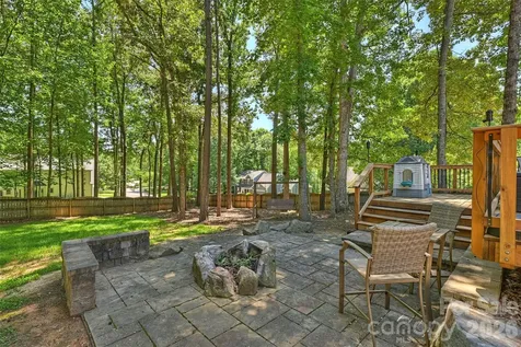 6000 Burnt Mill Run Matthews NC 28104