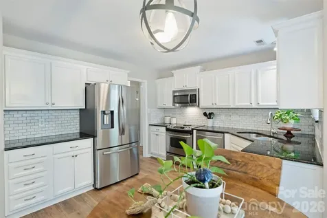 6000 Burnt Mill Run Matthews NC 28104