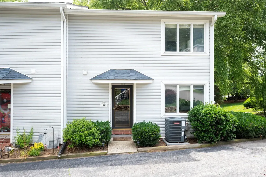 54 Hollybrook Drive Asheville NC 28803