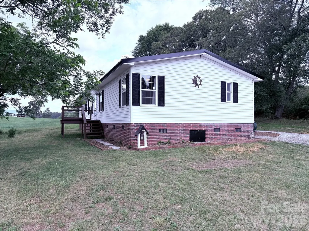 33 Honeysuckle Lane Taylorsville NC 28682