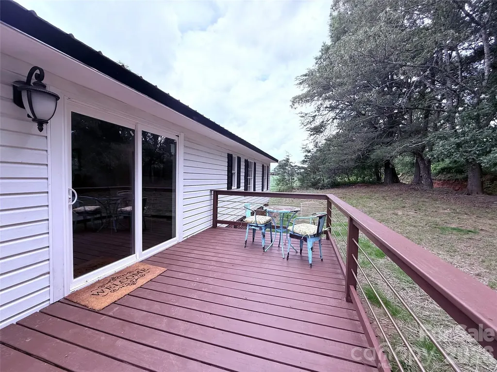 33 Honeysuckle Lane Taylorsville NC 28682