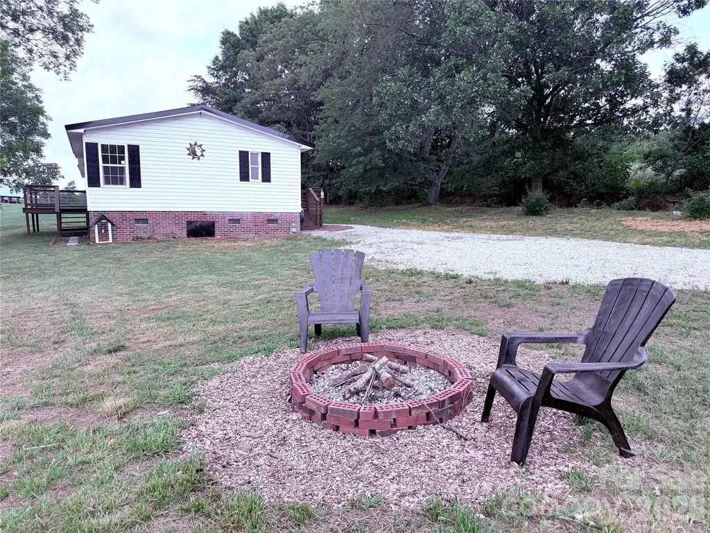33 Honeysuckle Lane Taylorsville NC 28682