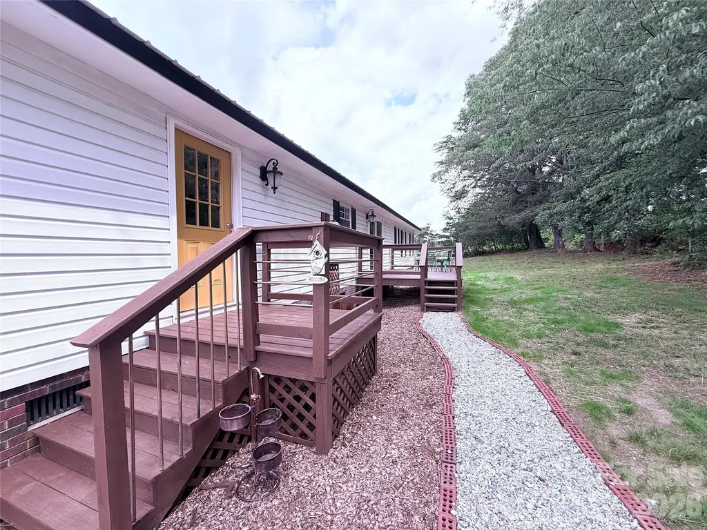 33 Honeysuckle Lane Taylorsville NC 28682