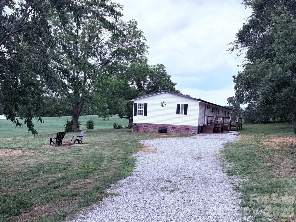 33 Honeysuckle Lane Taylorsville NC 28682