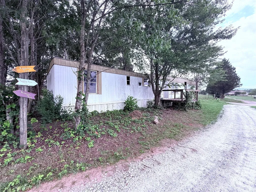 33 Honeysuckle Lane Taylorsville NC 28682