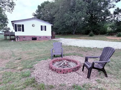 33 Honeysuckle Lane Taylorsville NC 28682