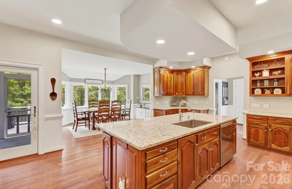 100 Perry Place Hendersonville NC 28739