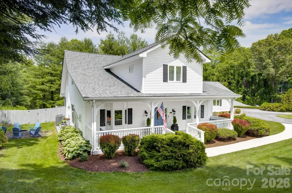 100 Perry Place Hendersonville NC 28739