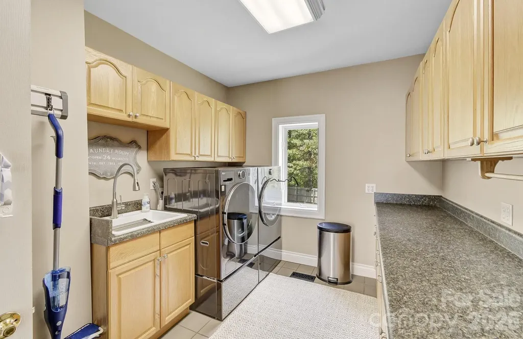 100 Perry Place Hendersonville NC 28739
