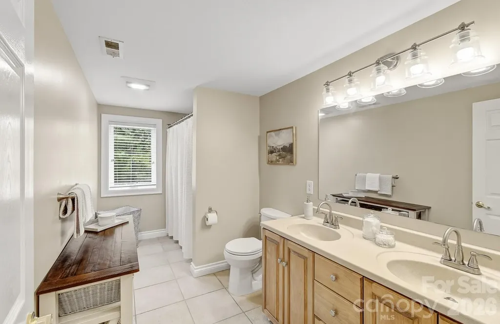 100 Perry Place Hendersonville NC 28739