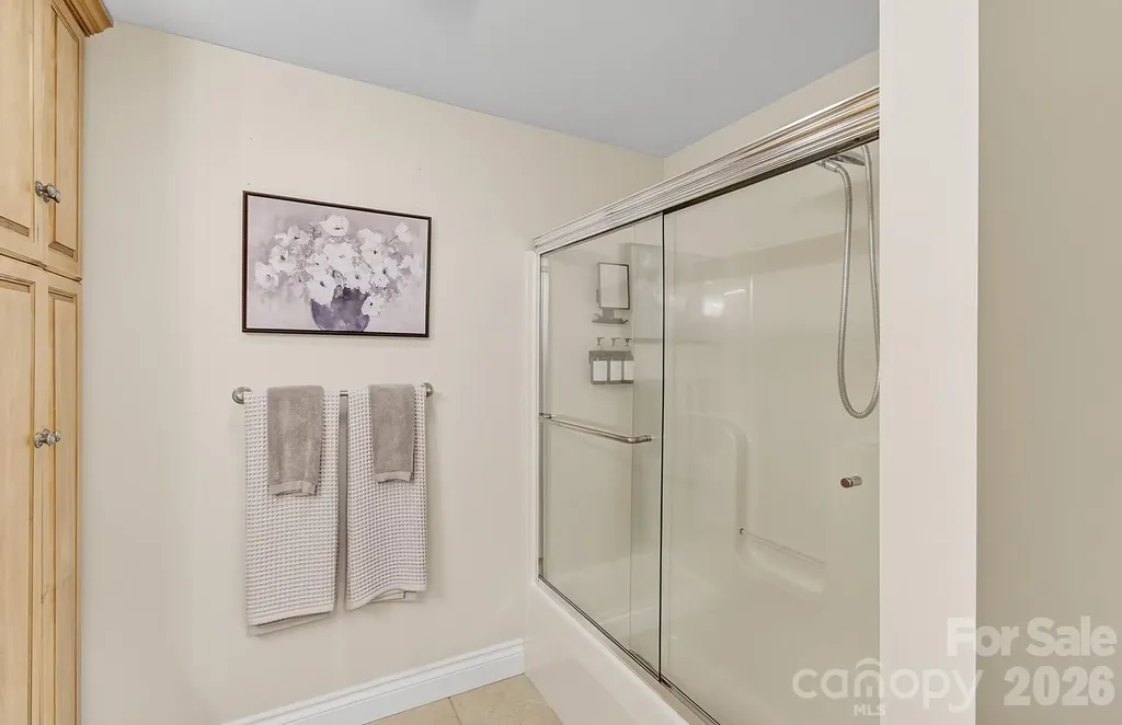 100 Perry Place Hendersonville NC 28739
