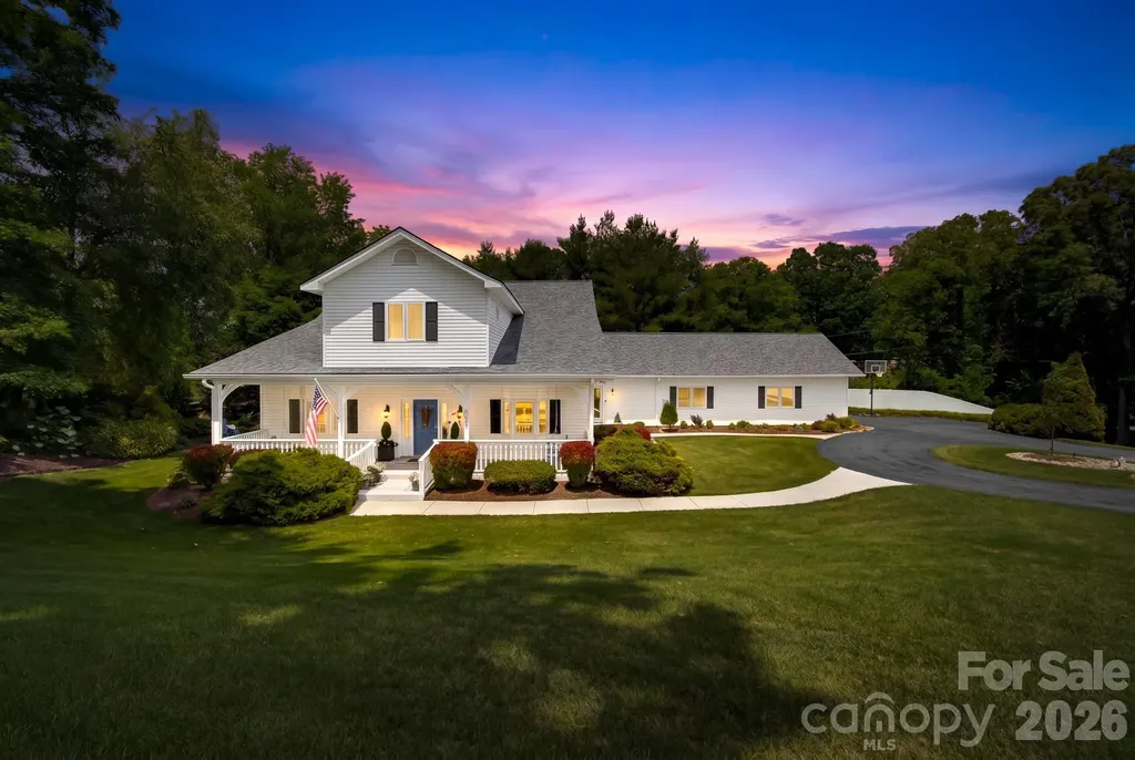 100 Perry Place Hendersonville NC 28739