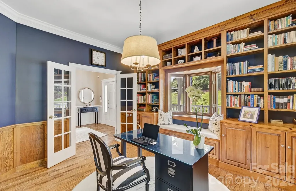 100 Perry Place Hendersonville NC 28739