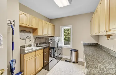 100 Perry Place Hendersonville NC 28739