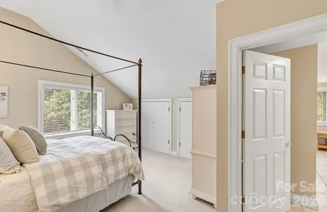100 Perry Place Hendersonville NC 28739