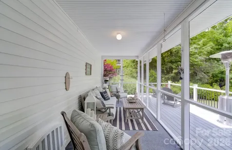 100 Perry Place Hendersonville NC 28739