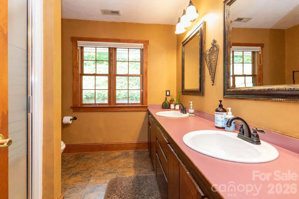 168 Blossom Ridge Leicester NC 28748