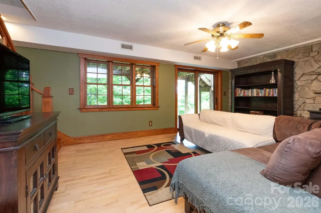 168 Blossom Ridge Leicester NC 28748
