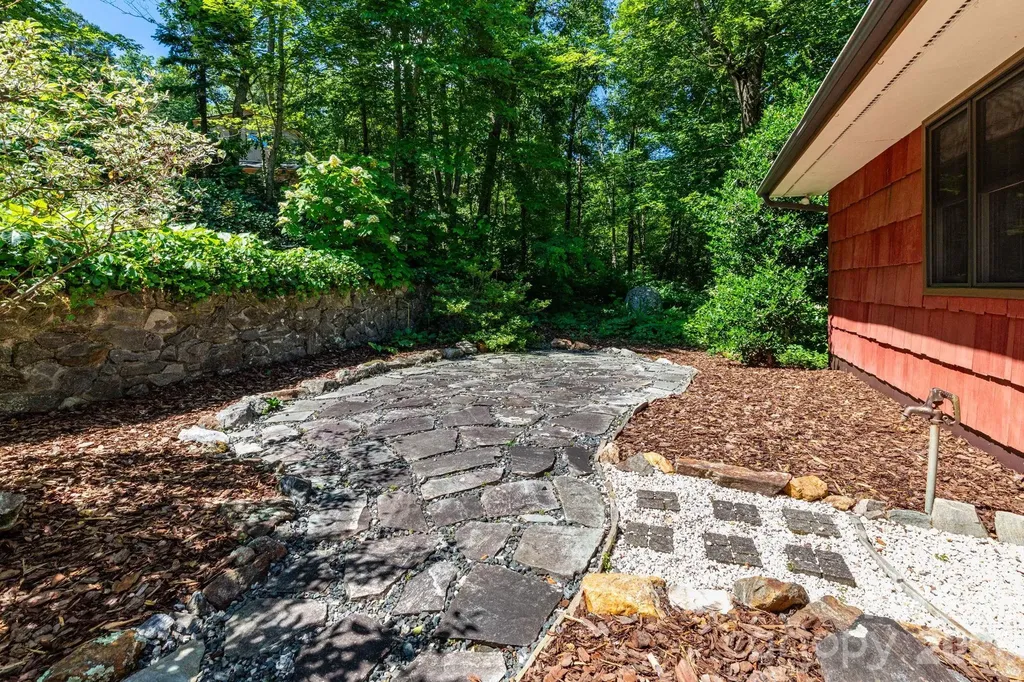 168 Blossom Ridge Leicester NC 28748