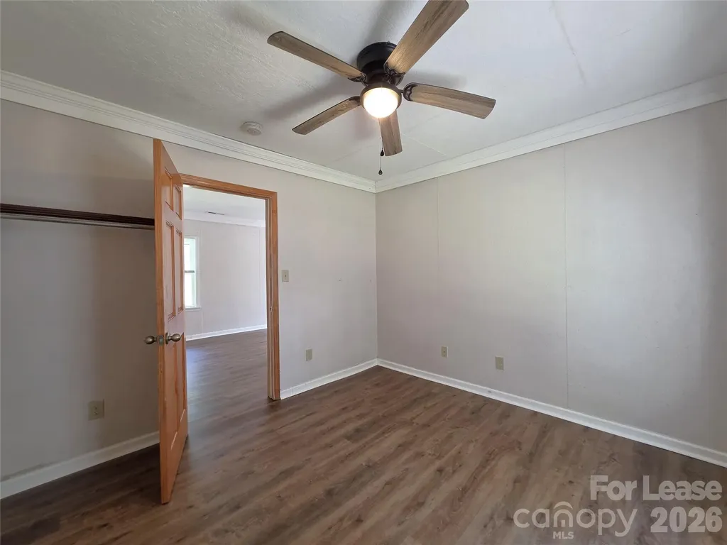 922 S Meeting Street Statesville NC 28677