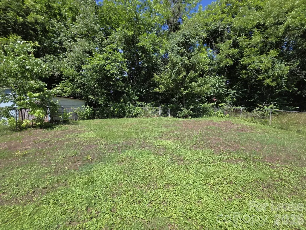 922 S Meeting Street Statesville NC 28677