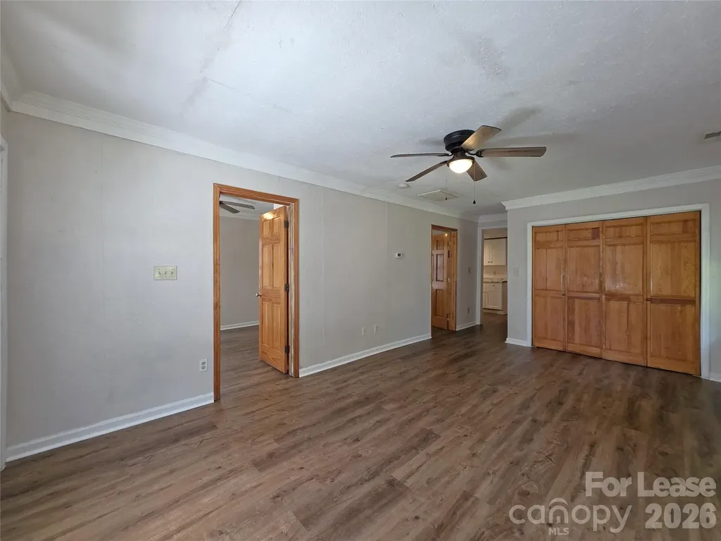 922 S Meeting Street Statesville NC 28677