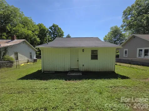 922 S Meeting Street Statesville NC 28677