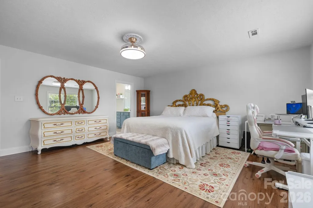 2010 Talbot Lane Hickory NC 28602