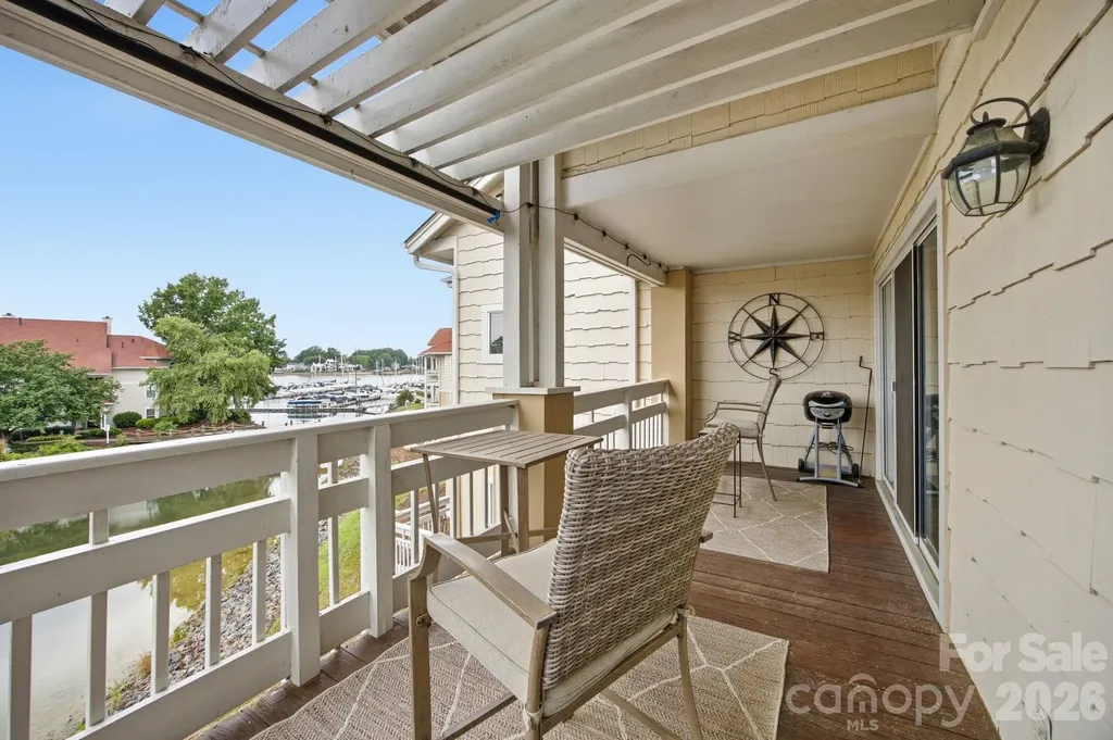 18009 Kings Point Drive Cornelius NC 28031