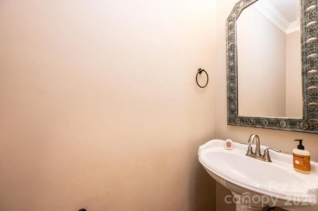 5700 Crown Terrace Hickory NC 28601