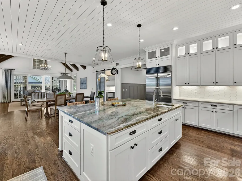 221 Anthony Circle Charlotte NC 28211
