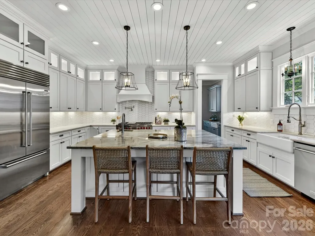 221 Anthony Circle Charlotte NC 28211
