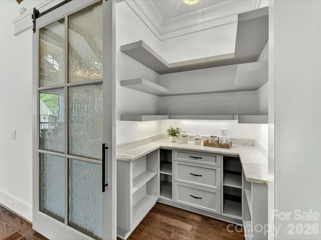 221 Anthony Circle Charlotte NC 28211