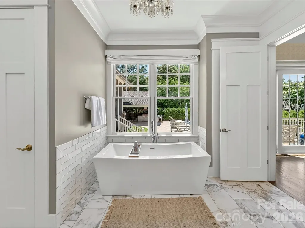 221 Anthony Circle Charlotte NC 28211