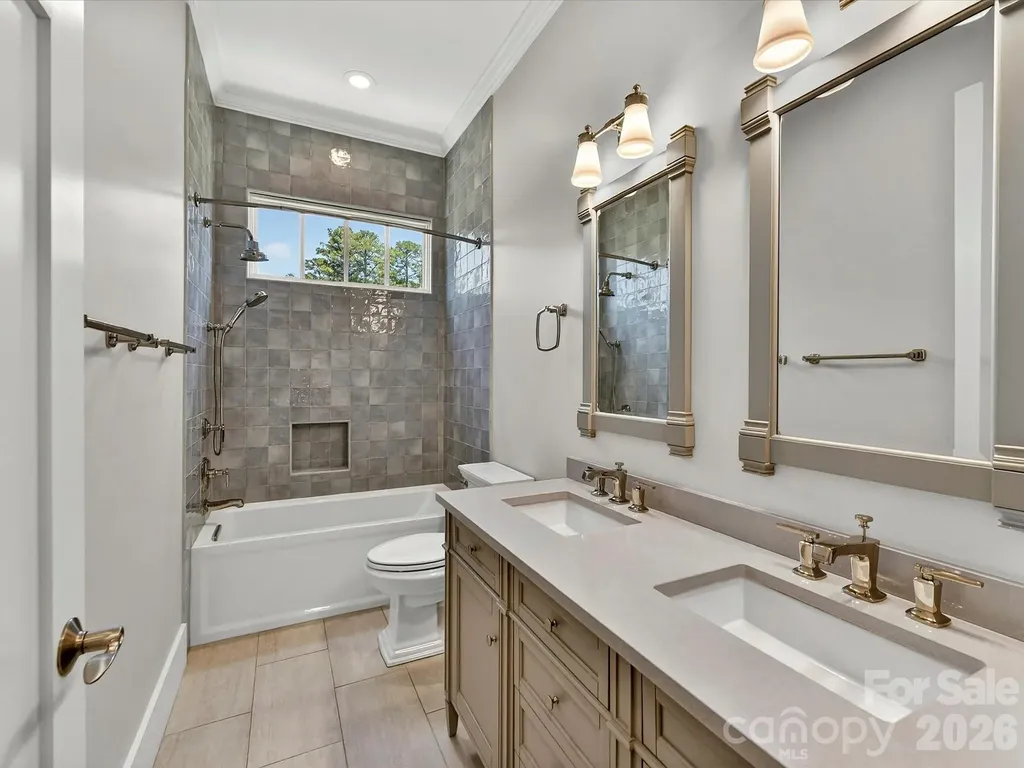 221 Anthony Circle Charlotte NC 28211