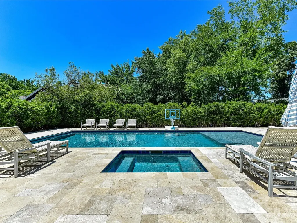 221 Anthony Circle Charlotte NC 28211