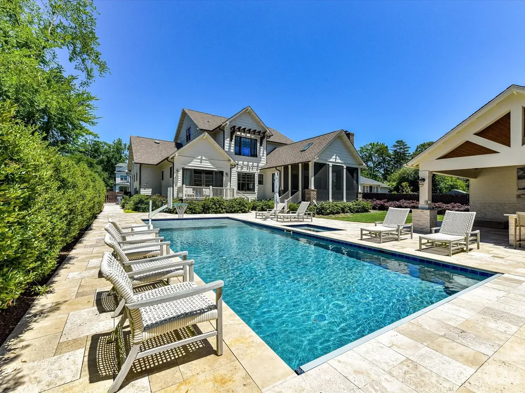 221 Anthony Circle Charlotte NC 28211