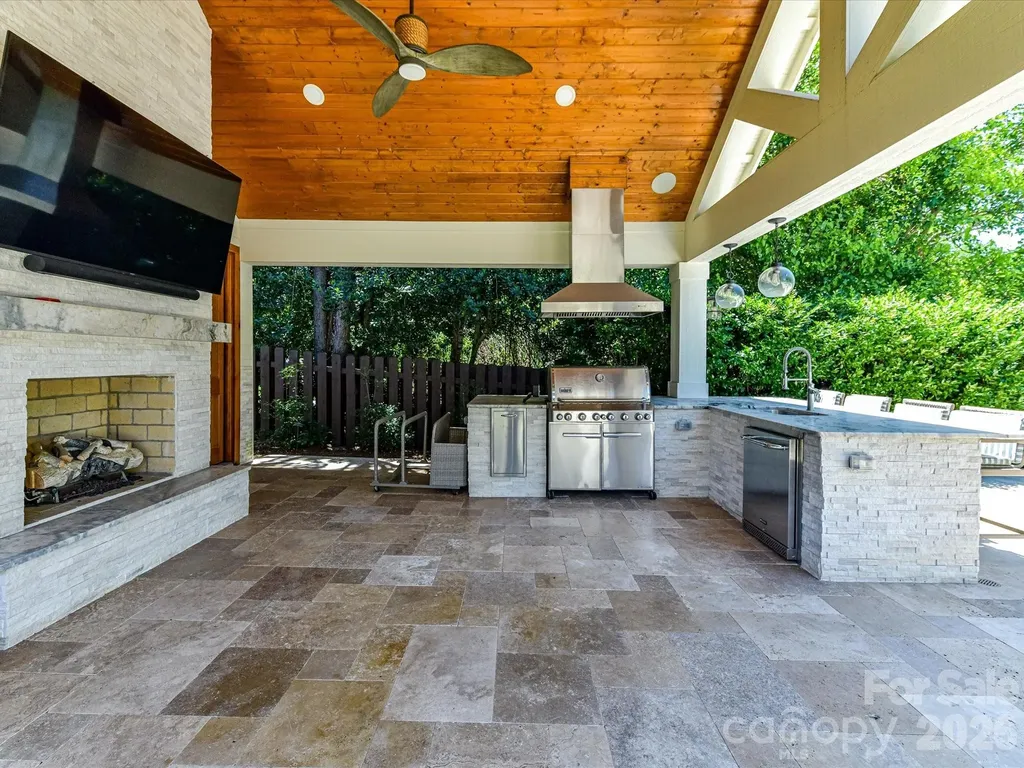 221 Anthony Circle Charlotte NC 28211