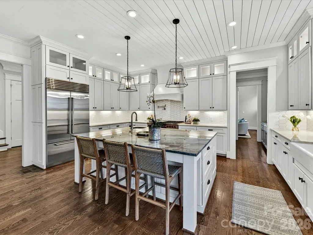 221 Anthony Circle Charlotte NC 28211
