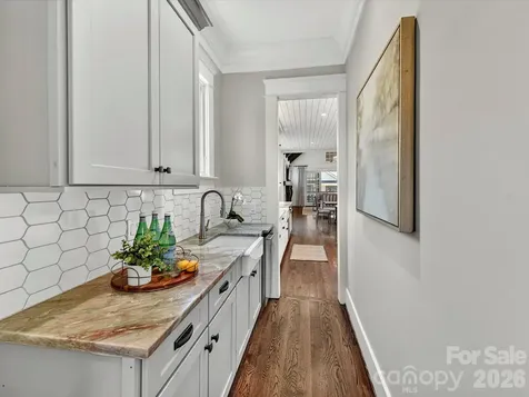 221 Anthony Circle Charlotte NC 28211