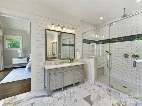 221 Anthony Circle Charlotte NC 28211