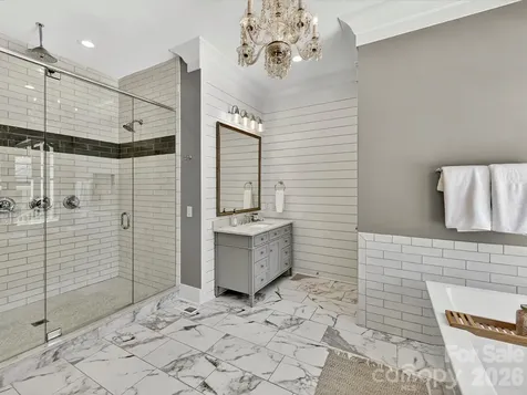 221 Anthony Circle Charlotte NC 28211