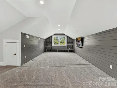 221 Anthony Circle Charlotte NC 28211