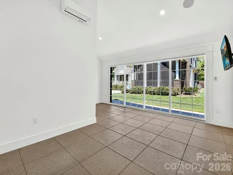 221 Anthony Circle Charlotte NC 28211
