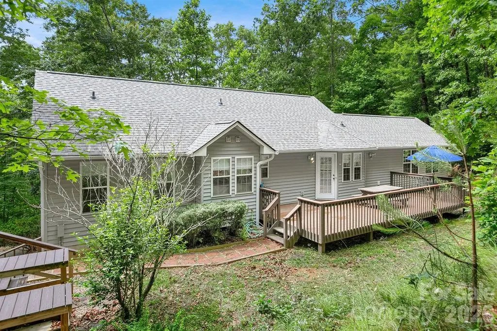 144 Lakeland Drive Pisgah Forest NC 28768