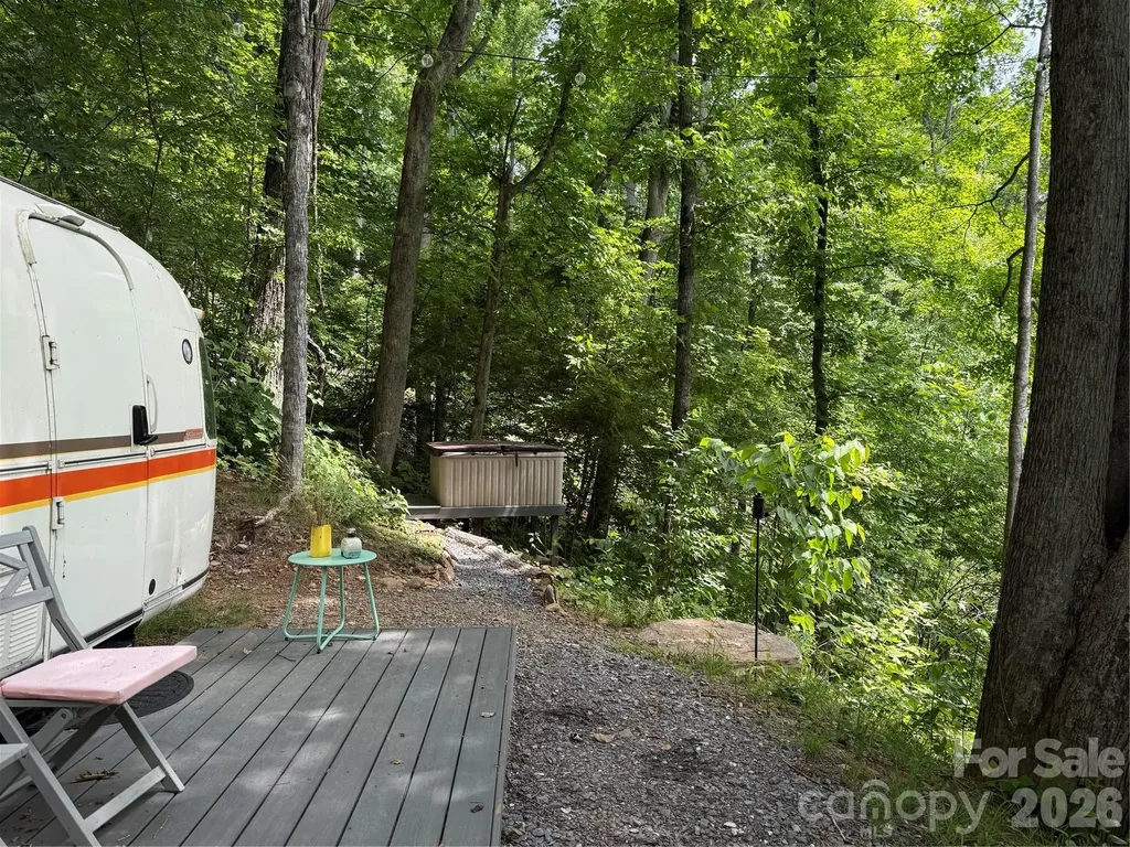 1458 Riverview Road Burnsville NC 28714