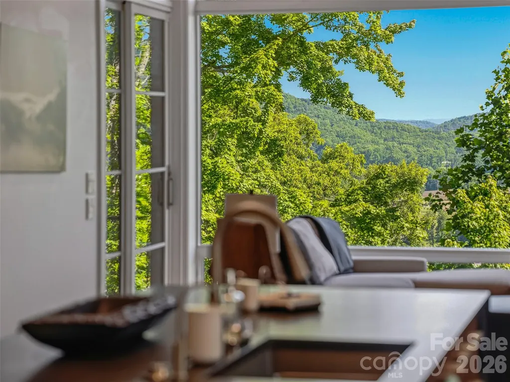 1121 Timberbluff Way Arden NC 28704