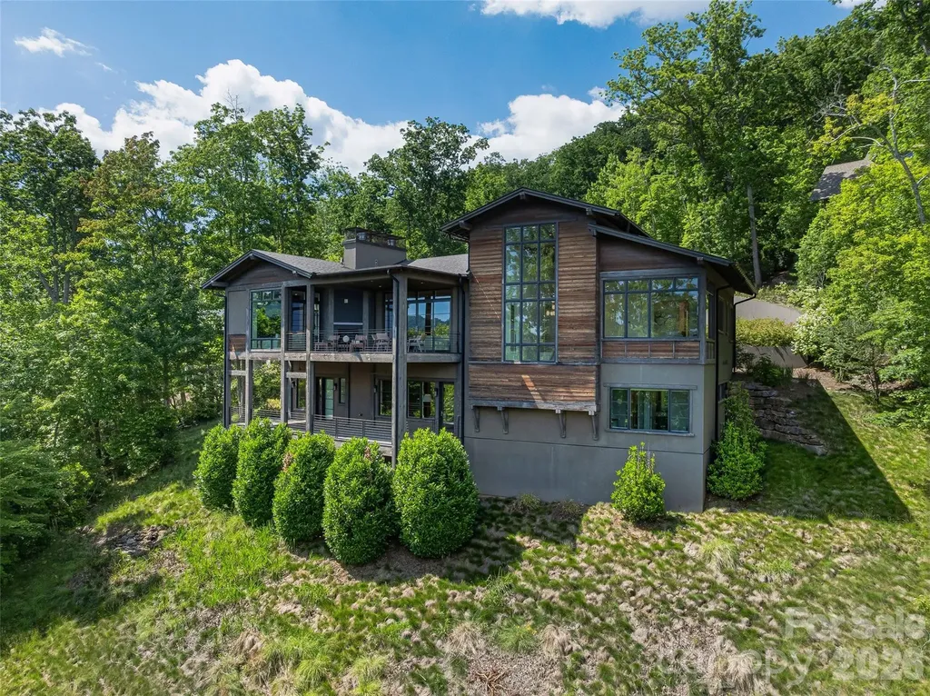1121 Timberbluff Way Arden NC 28704