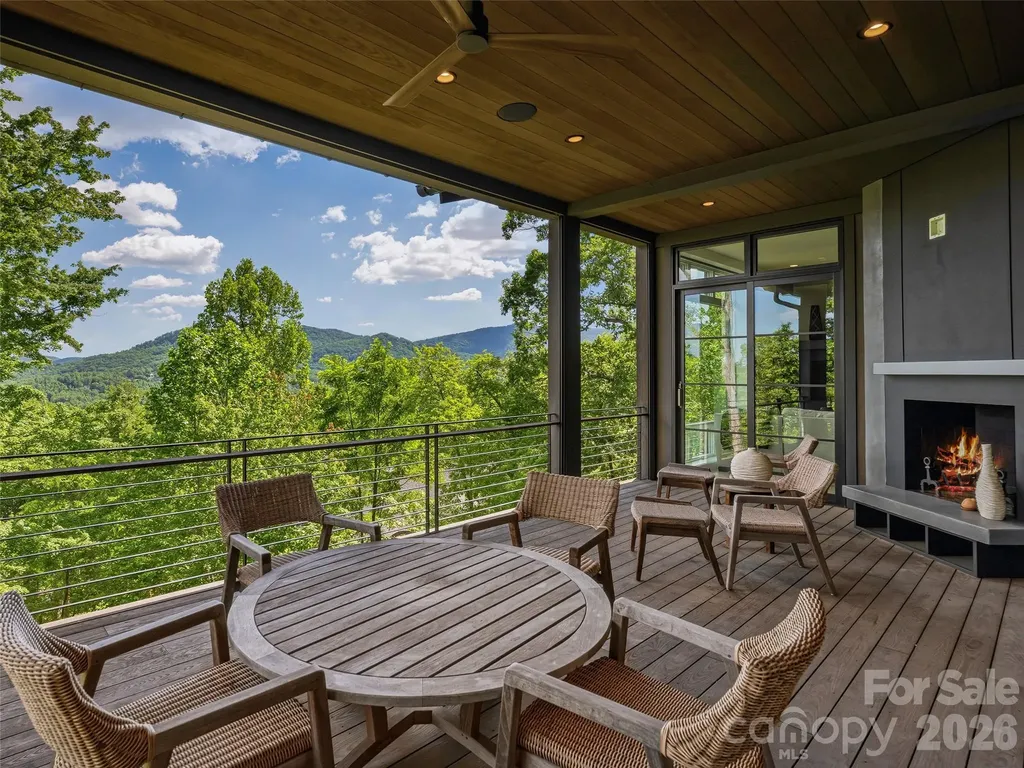 1121 Timberbluff Way Arden NC 28704